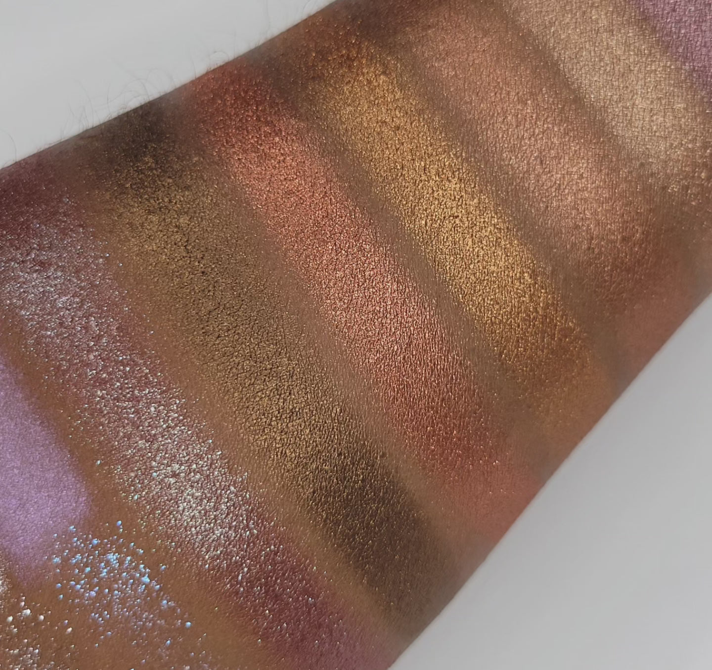 Brownie Points - Eyeshadow Satin Shimmer Wood Brown Bronze