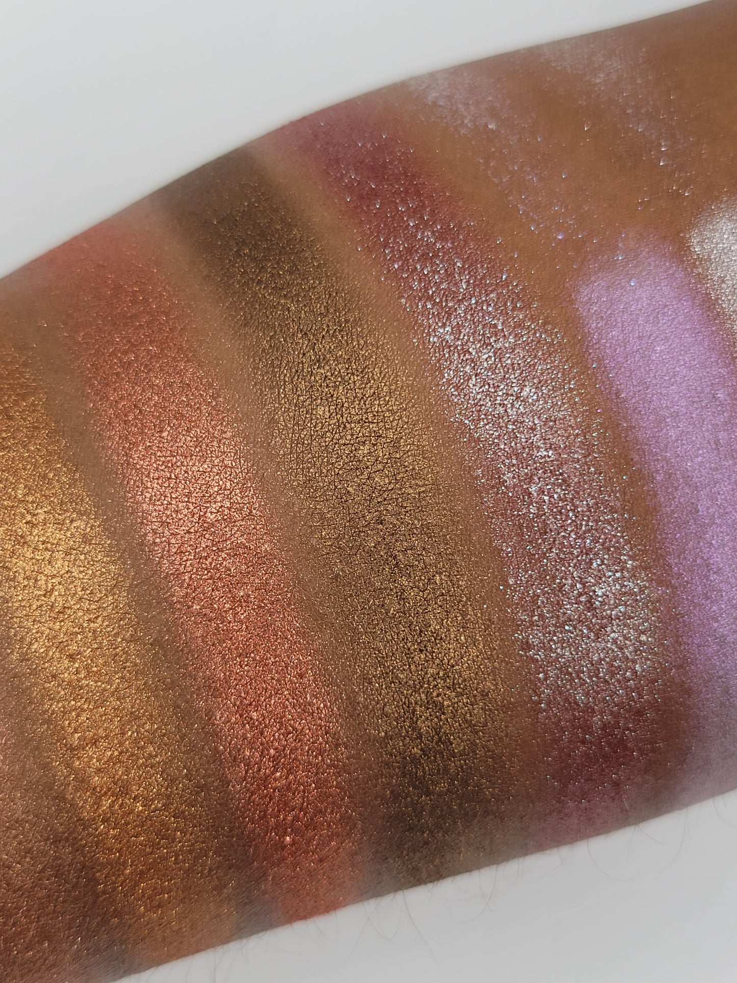 Brownie Points - Eyeshadow Satin Shimmer Wood Brown Bronze
