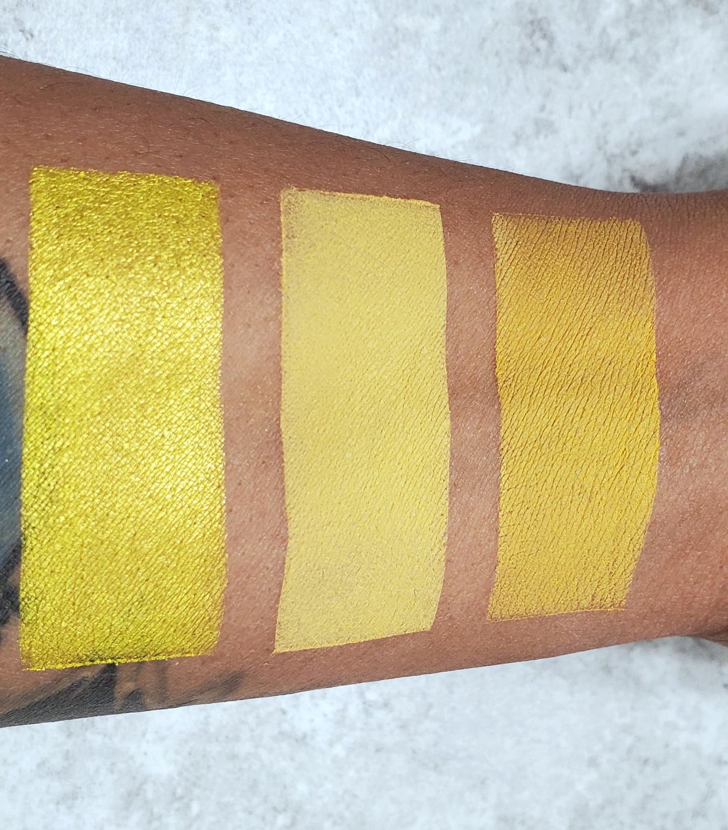 Buttercup - Eyeshadow Bold Yellow Shimmer