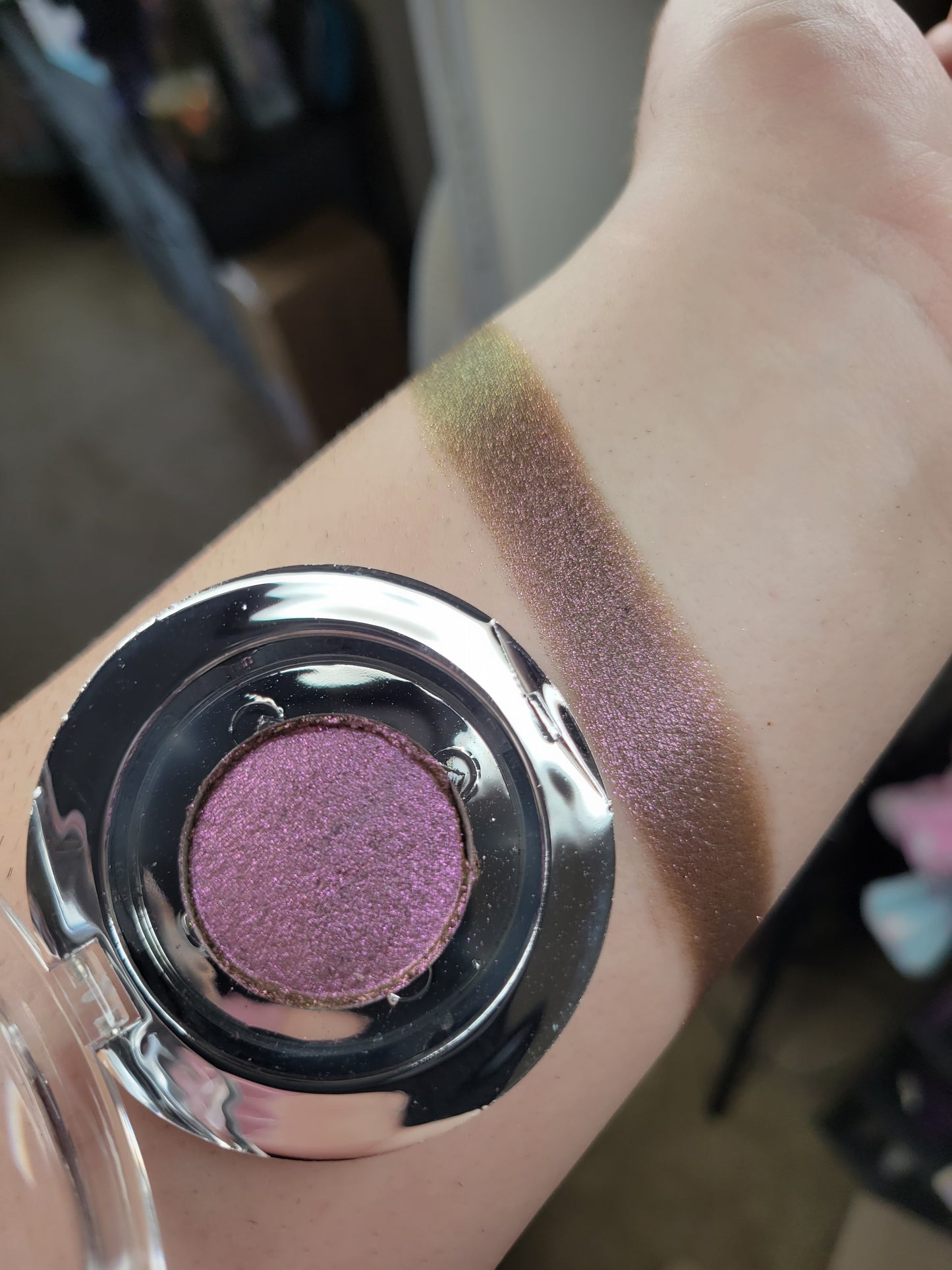 Crypt Keeper - Eyeshadow Multichrome Violet Red Brown Green