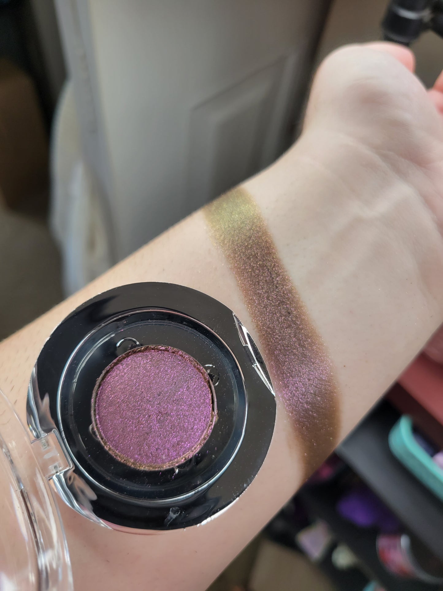 Crypt Keeper - Eyeshadow Multichrome Violet Red Brown Green