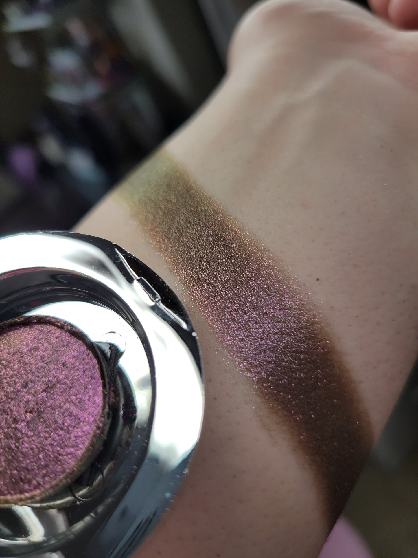 Crypt Keeper - Eyeshadow Multichrome Violet Red Brown Green