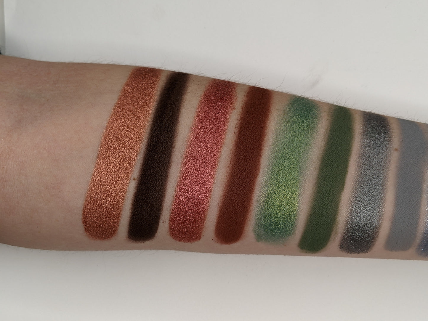 Cardinal Call - Eyeshadow Matte Dark Brick Red