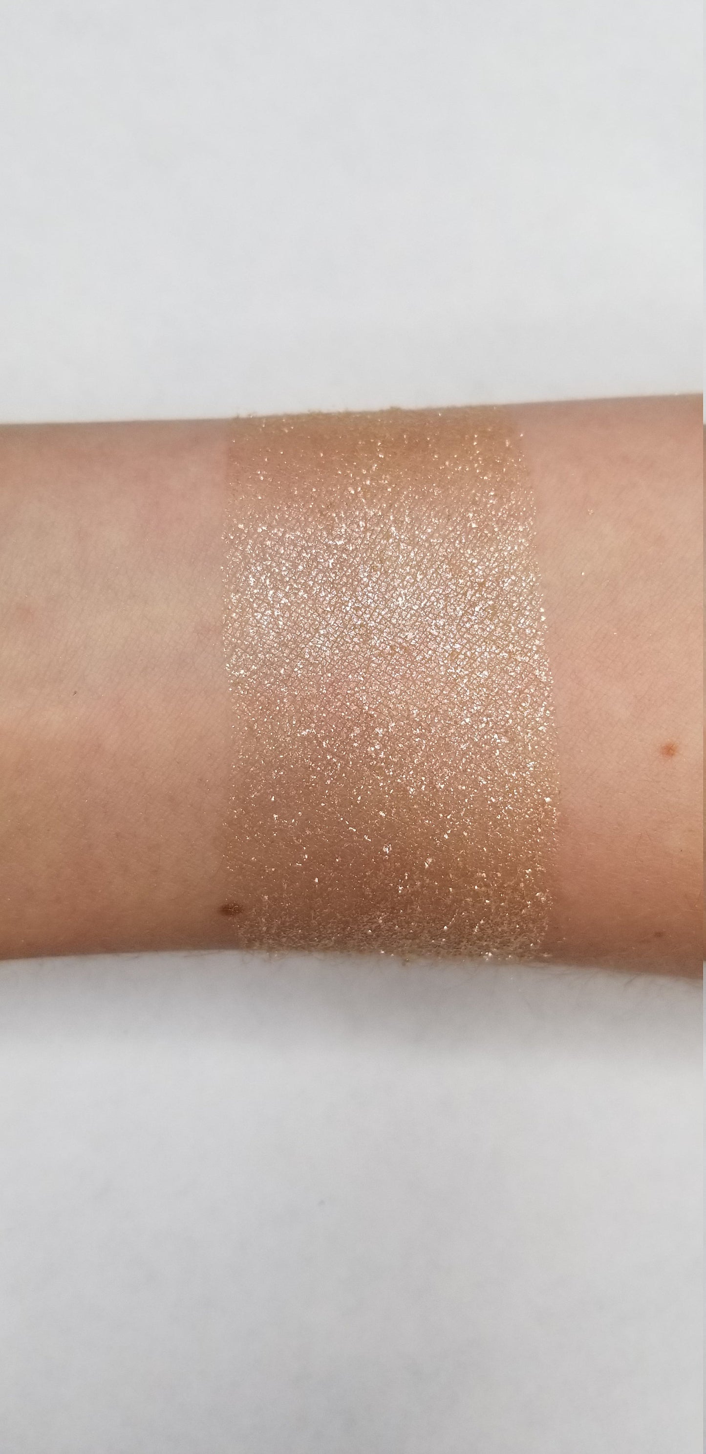 Chimera - Highlighter Eyeshadow Champagne Gold Sparkle