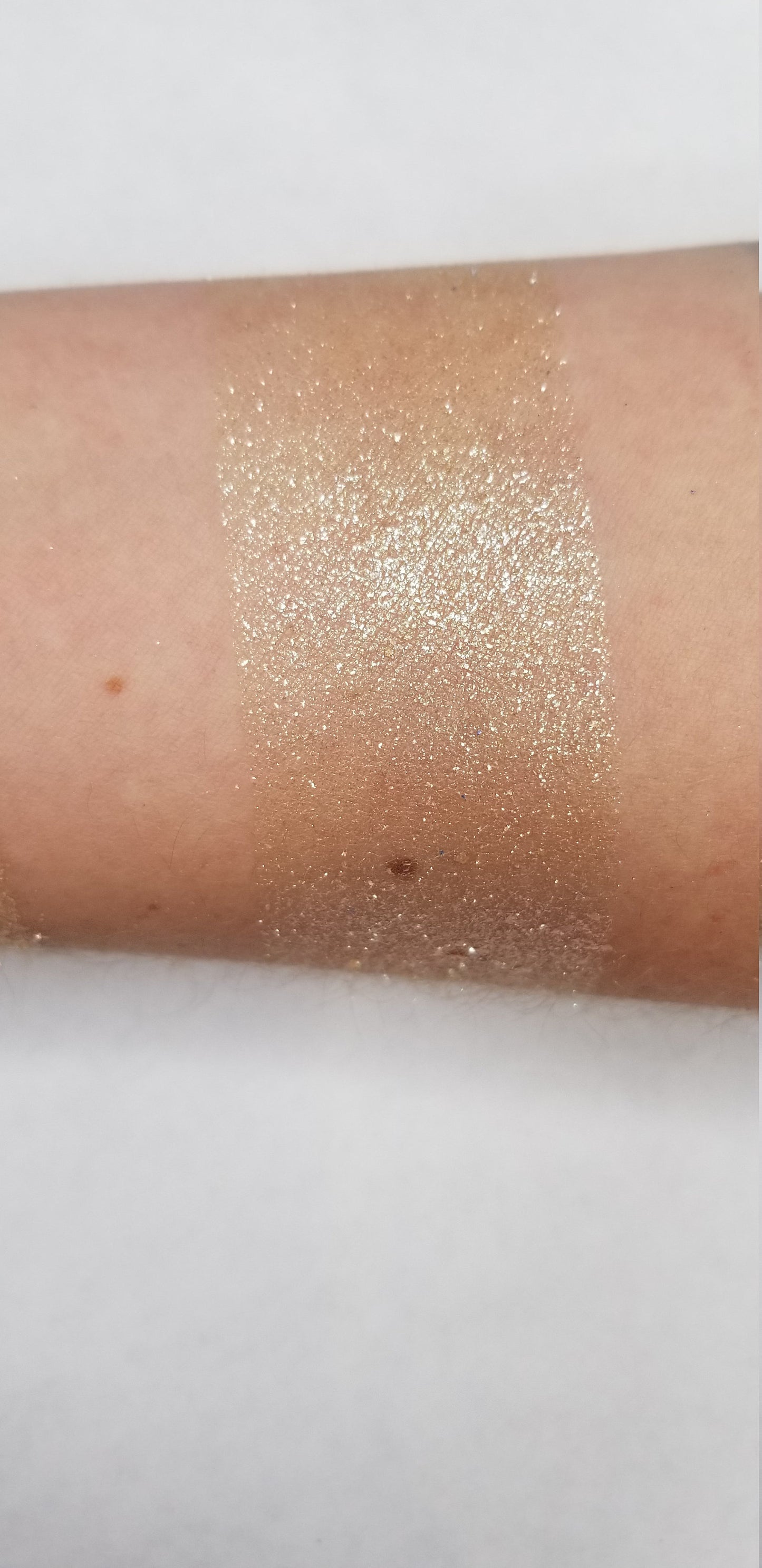 Gorgon - Highlighter Eyeshadow Green Gold Sparkle