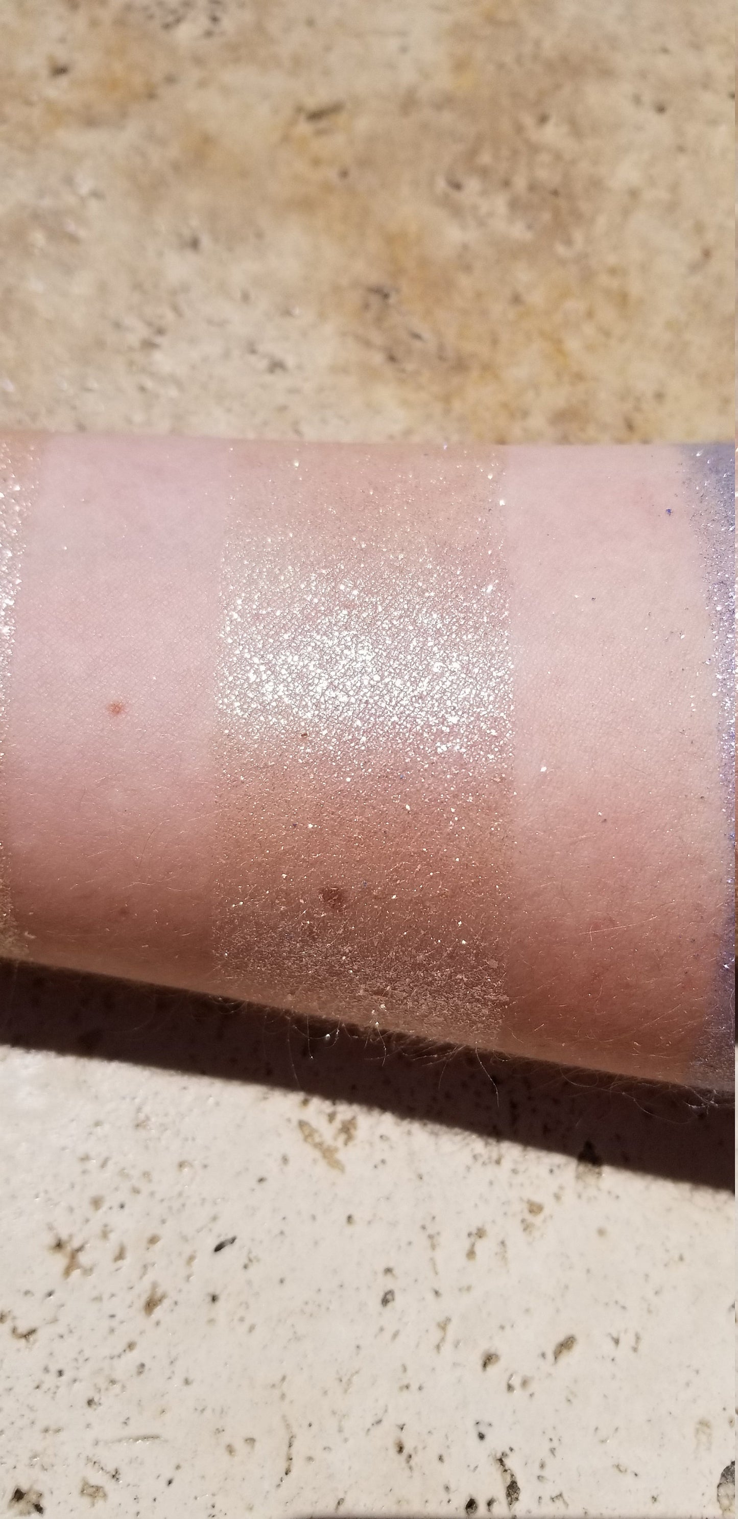 Gorgon - Highlighter Eyeshadow Green Gold Sparkle