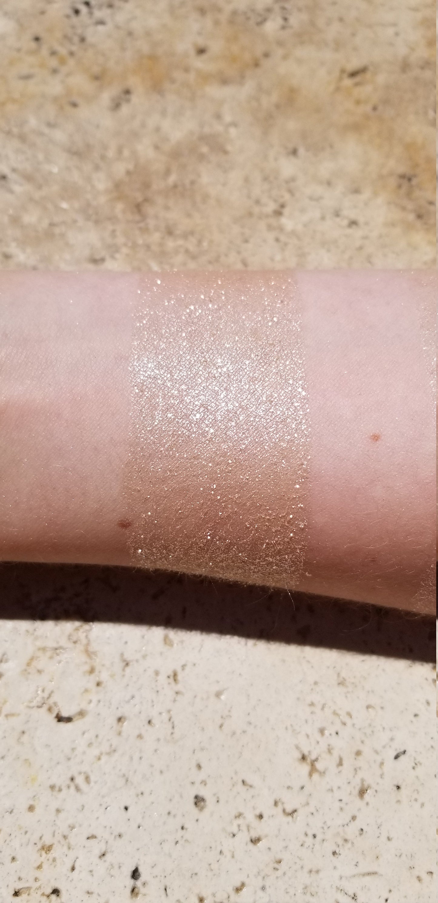 Chimera - Highlighter Eyeshadow Champagne Gold Sparkle