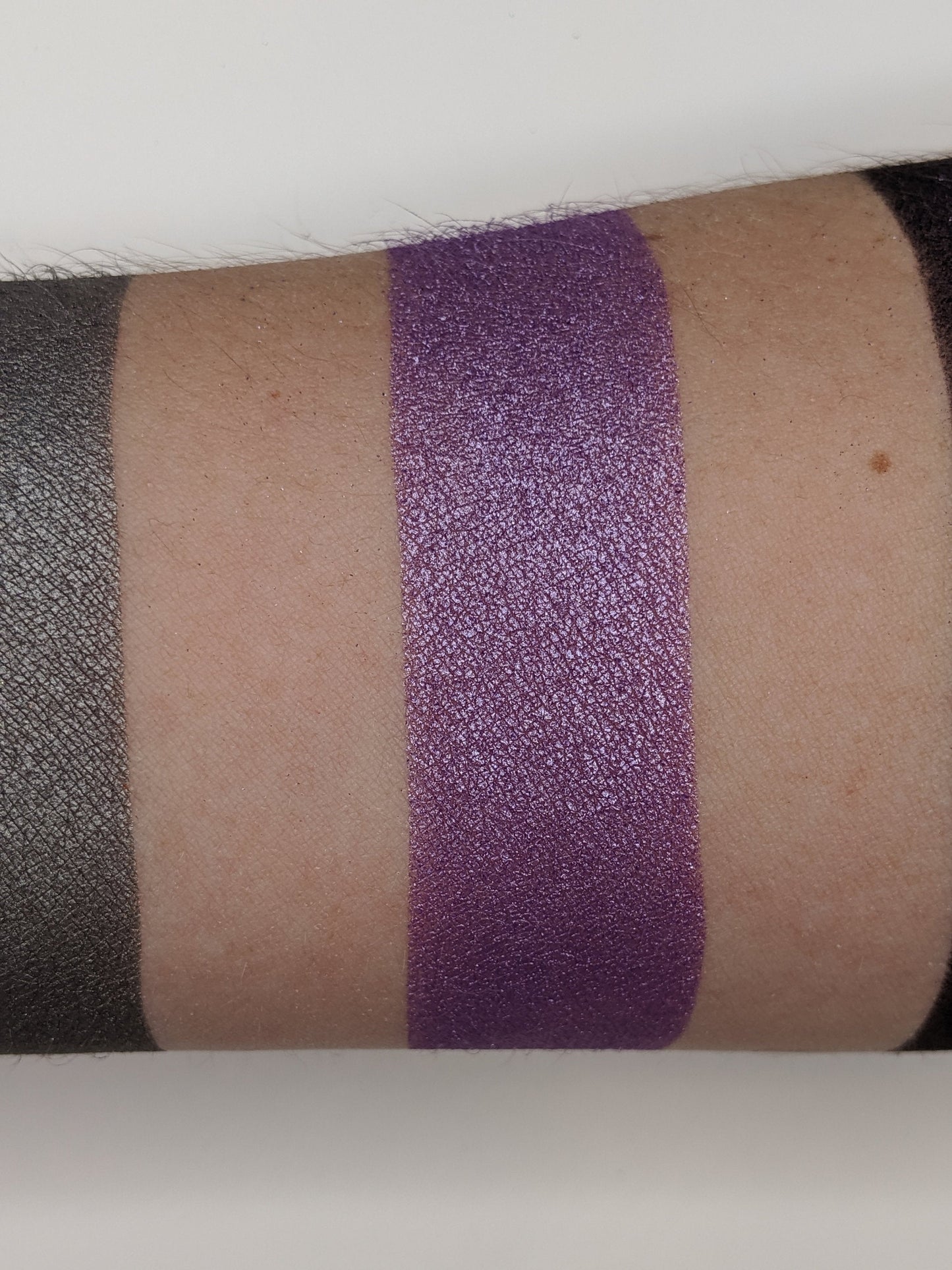 Iris - Eyeshadow Light Purple Silver Duochrome