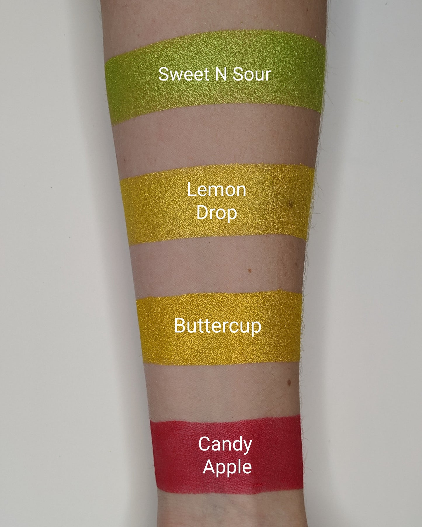 Buttercup - Eyeshadow Bold Yellow Shimmer