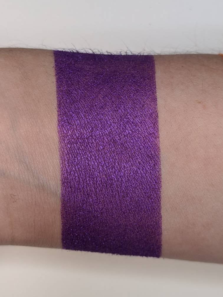 Daedra - Eyeshadow Bright Violet Purple