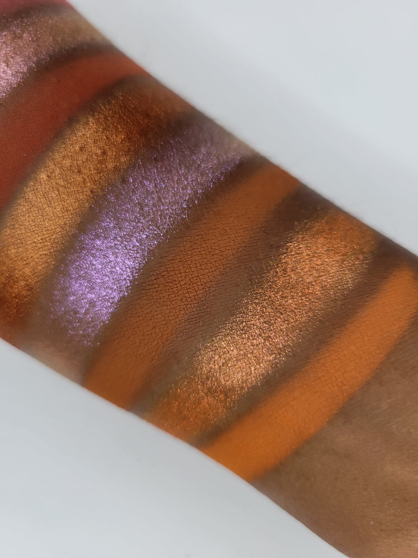 Hym - Eyeshadow Multichrome Brown Based Shifting Pink-Red-Light Orange/Gold