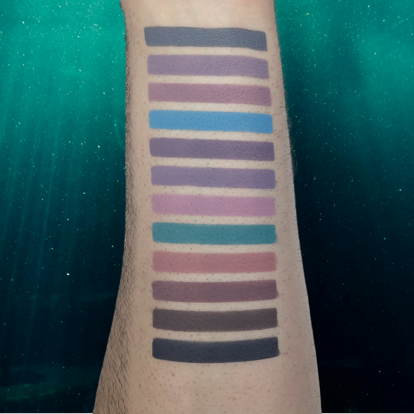 Deceiving Call - Matte Eyeshadow Mountbatten Pink / Greyish Mauve