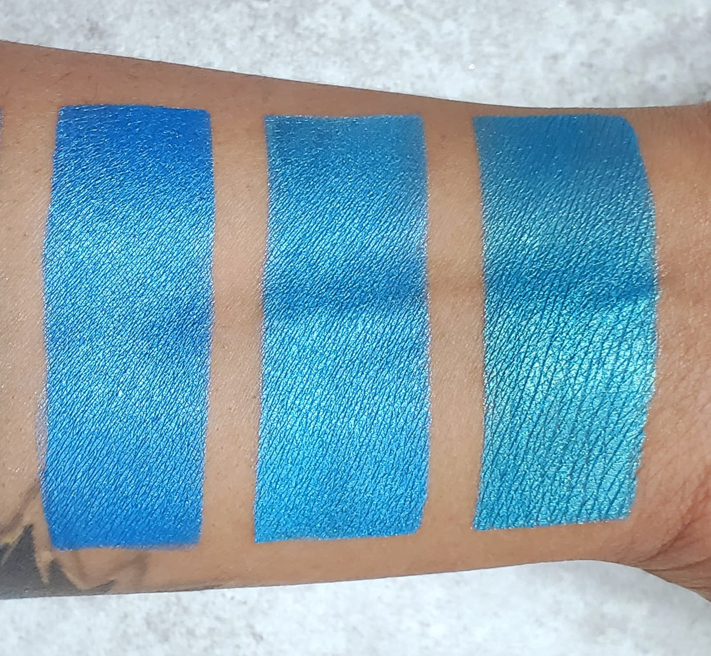 Peacock - Eyeshadow Bright Blue