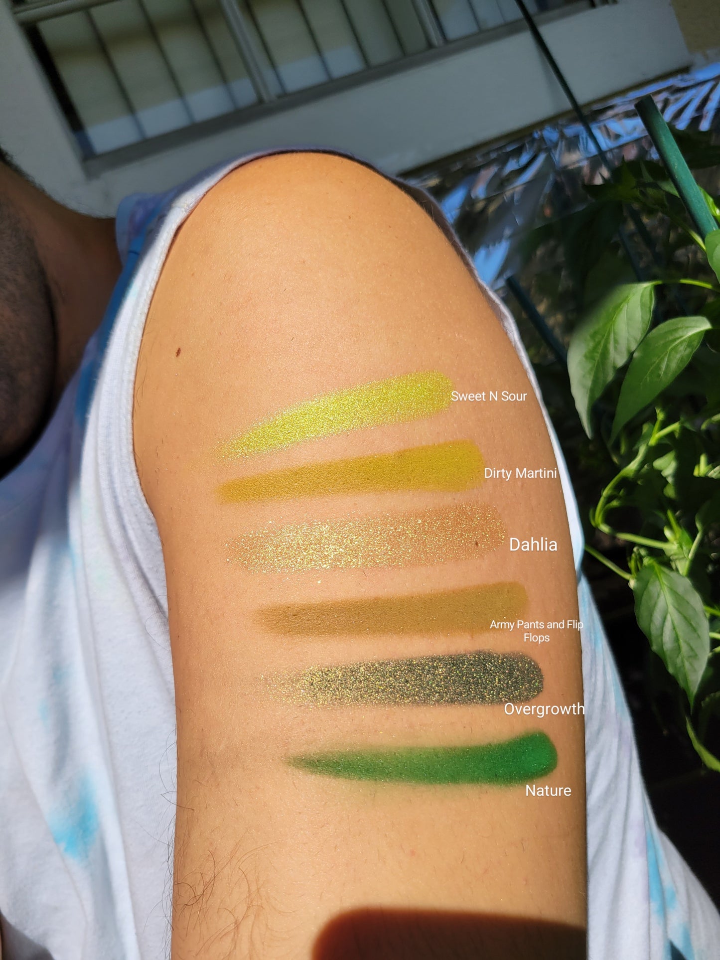 Overgrowth - Eyeshadow Duochrome Deep Green Gold