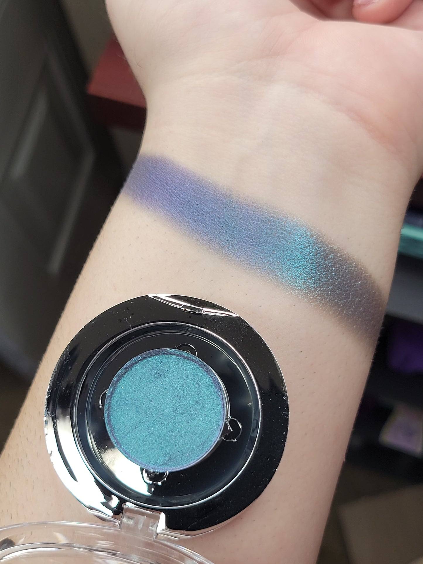 Hydra - Eyeshadow Multichrome Turquoise Green Blue Violet