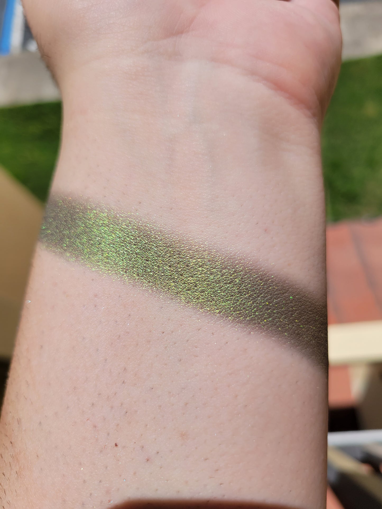 Leshen - Eyeshadow Multichrome Lime Gold Green Rose