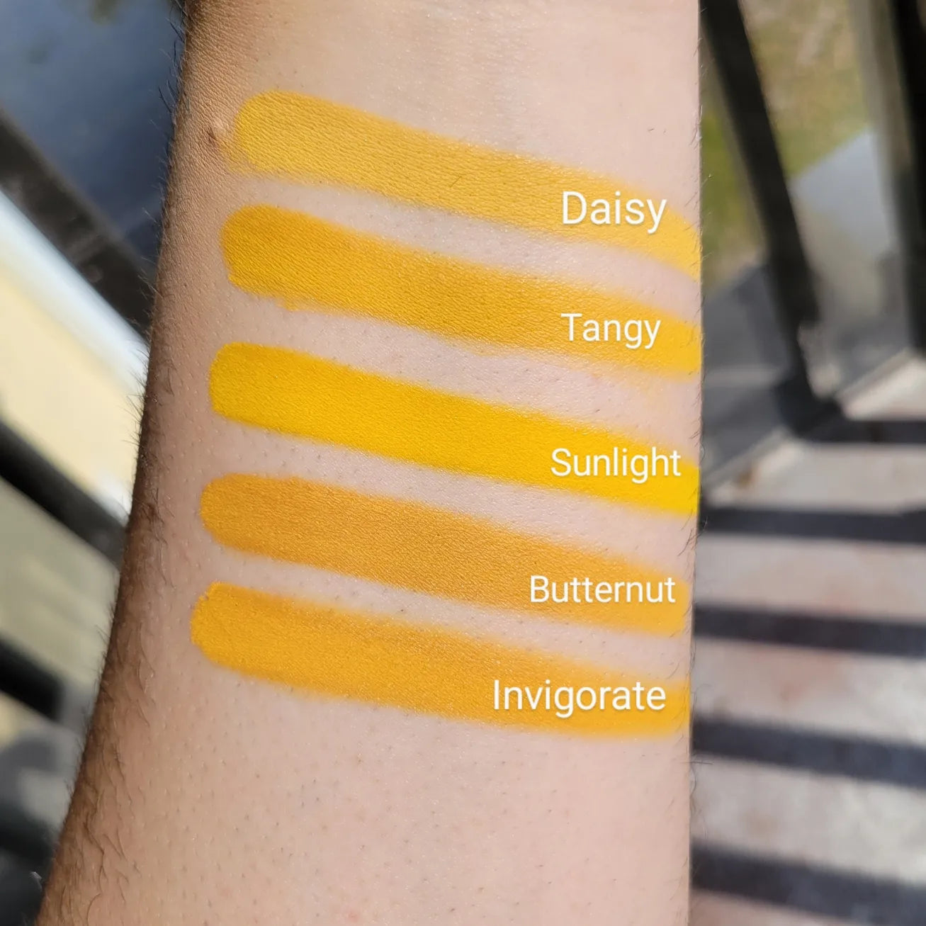 Invigorate - Eyeshadow Orange-Yellow Matte
