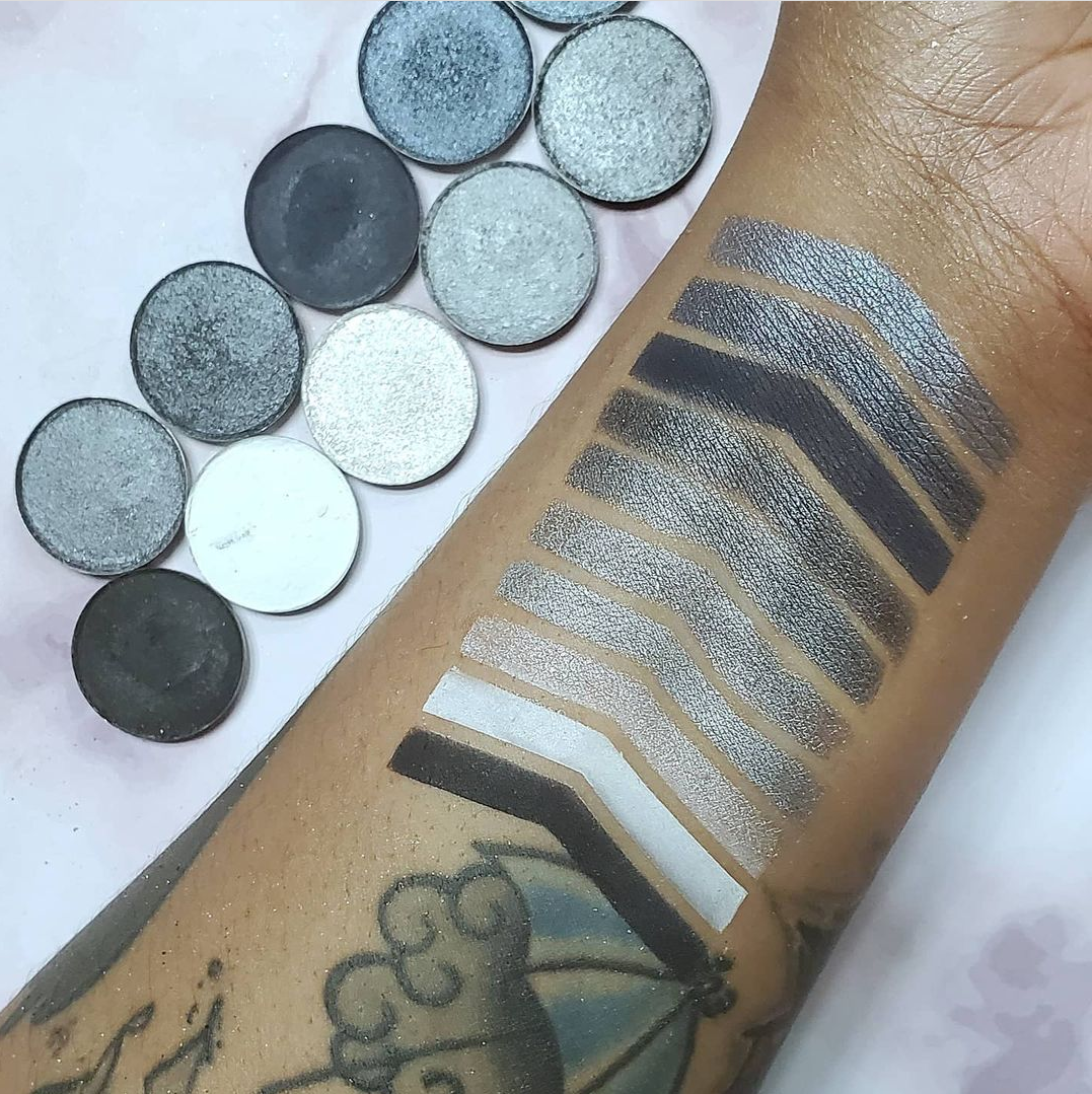 Atlantis -  Eyeshadow Dark Silver Grey Blue